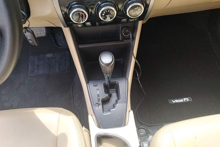 Used Toyota Vios FS 2017 1.5L CVT Fengchi Edition Gear Lever