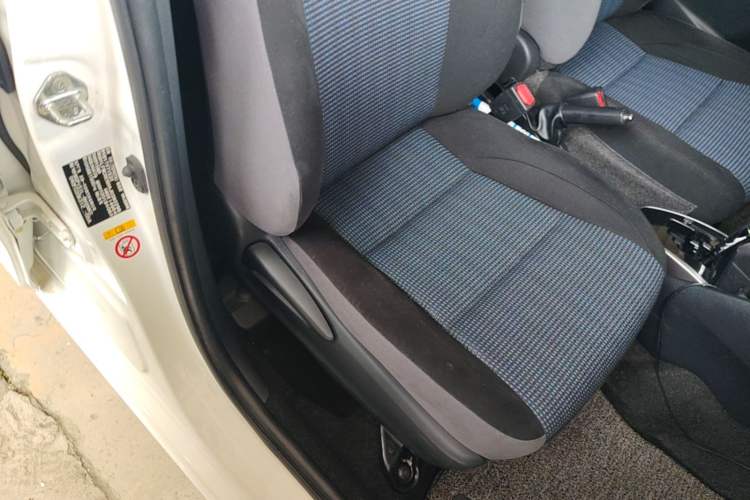 Used Toyota Vios FS 2017 1.5L CVT Trendy Edition Right Front Seat
