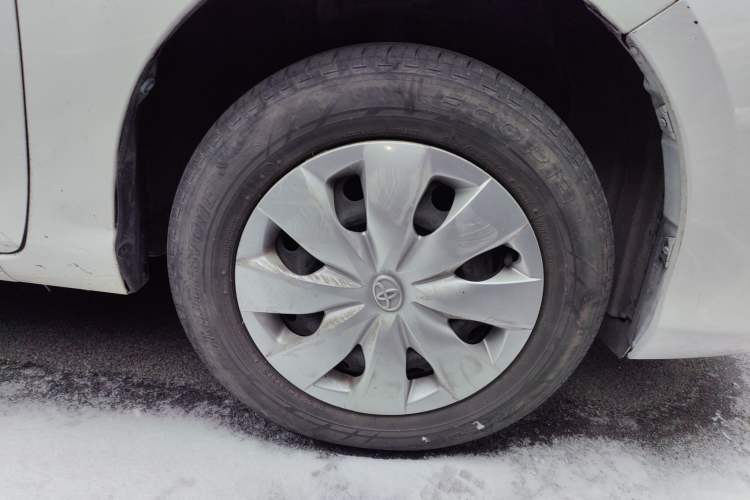 Used Toyota Vios FS 2017 1.3L Manual Sharp Edition Right Front Wheel Hub