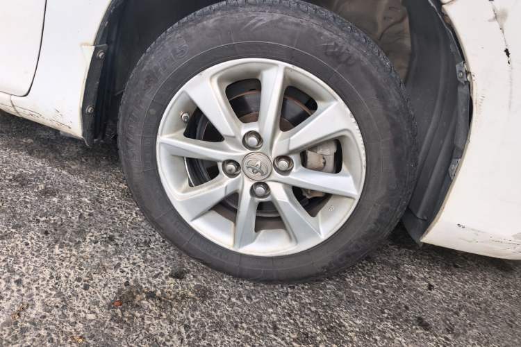Used Toyota Vios FS 2017 1.3L Manual Fong Xing Edition Right Front Wheel Hub