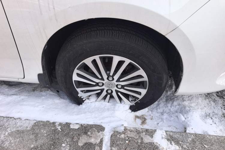 Used Toyota Vios FS 2017 1.3L Manual Sharp Edition Right Front Wheel Hub