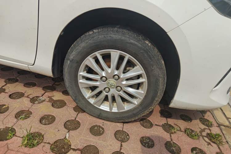 Used Toyota Vios FS 2017 1.3L Manual Fong Xing Edition Right Front Wheel Hub