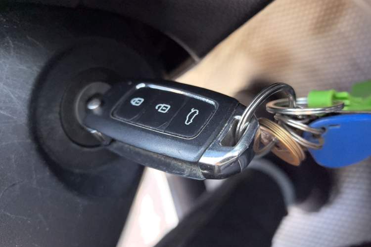 Used Toyota Vios FS 2017 1.3L Manual Sharp Edition Vehicle Key