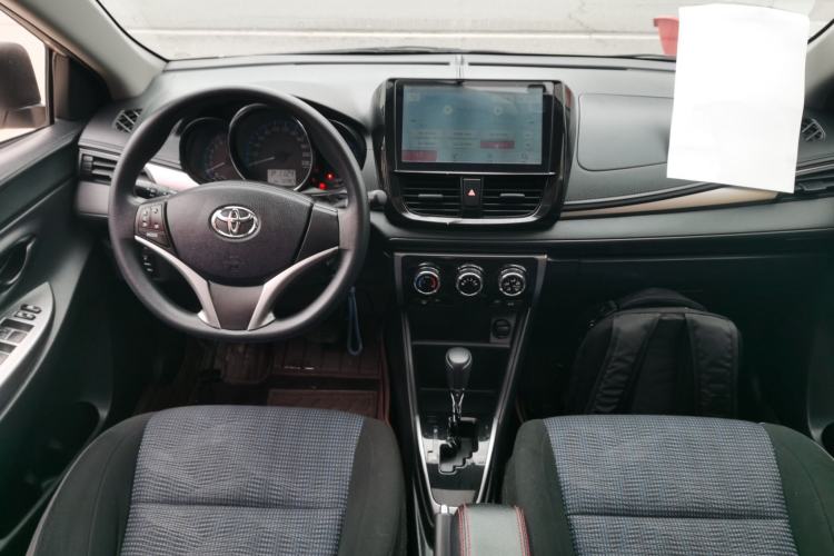 Used Toyota Vios FS 2017 1.5L CVT Trendy Edition Center Console