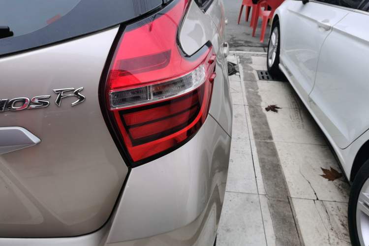 Used Toyota Vios FS 2017 1.5L CVT Trendy Edition Exterior 3