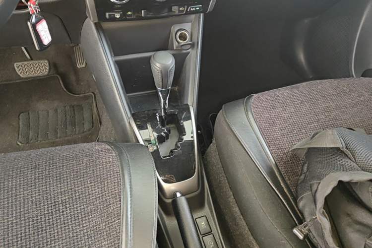 Used Toyota Vios FS 2019 1.5L CVT Trend Edition Gear Lever