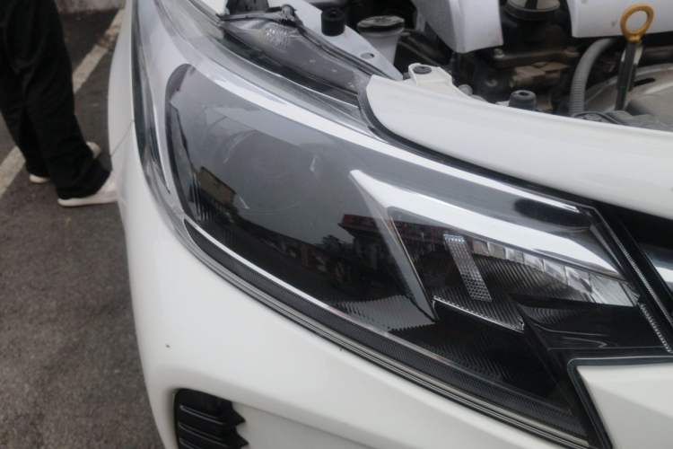 Used Toyota Vios FS 2022 1.5L 20th Anniversary Edition Right Front Headlight