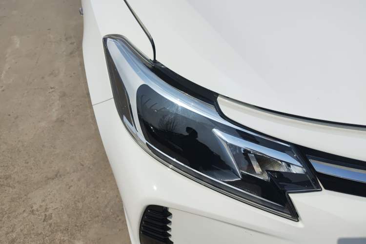 Used Toyota Vios FS 2022 1.5L 20th Anniversary Edition Right Front Headlight