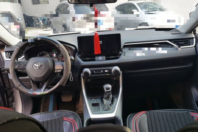 Used Toyota Wildlander 2023 2.0L CVT Two-Wheel Drive Leading Edition Center Console