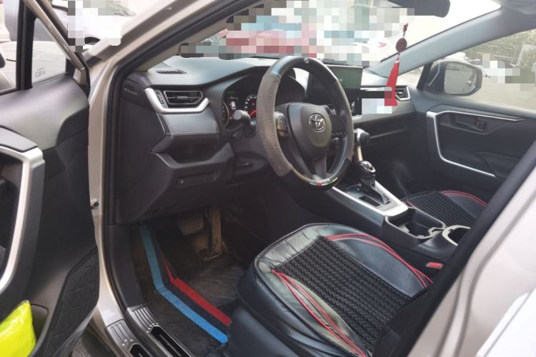 Used Toyota Wildlander 2023 2.0L CVT Two-Wheel Drive Leading Edition Driver Seat