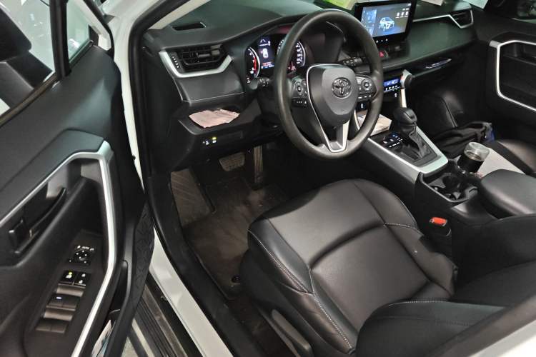 Used Toyota Wildlander 2024 2.0L CVT Two-Wheel Drive Leading Edition Driver Seat