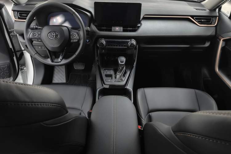Used Toyota Wildlander 2024 Dual-Motor 2.5L E-CVT Two-Wheel Drive Urban Edition Interior 1