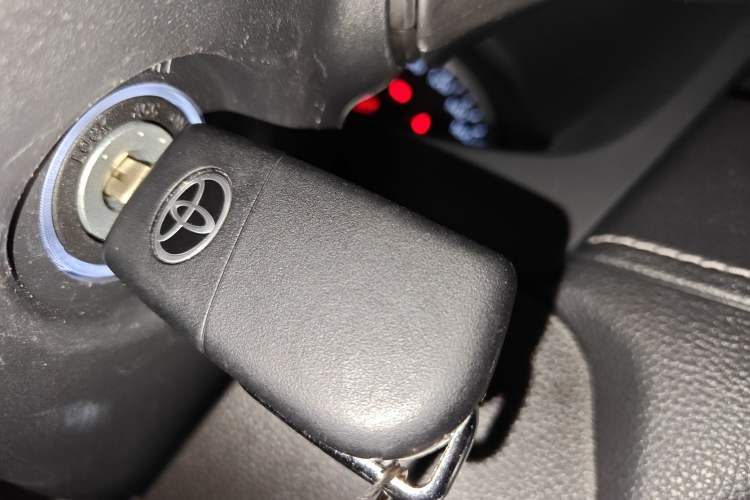 Used Toyota Wildlander 2024 2.0L CVT Two-Wheel Drive Leading Edition Vehicle Key