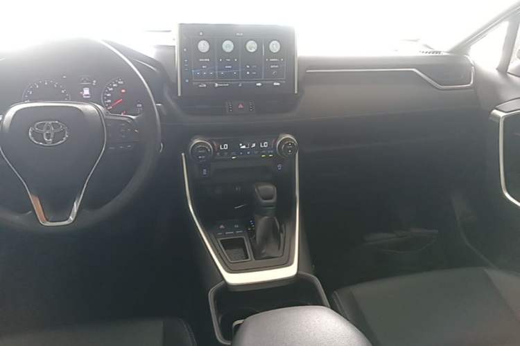 Used Toyota Wildlander 2020 2.0L CVT Two-Wheel Drive Luxury Edition Audio And AC Panel