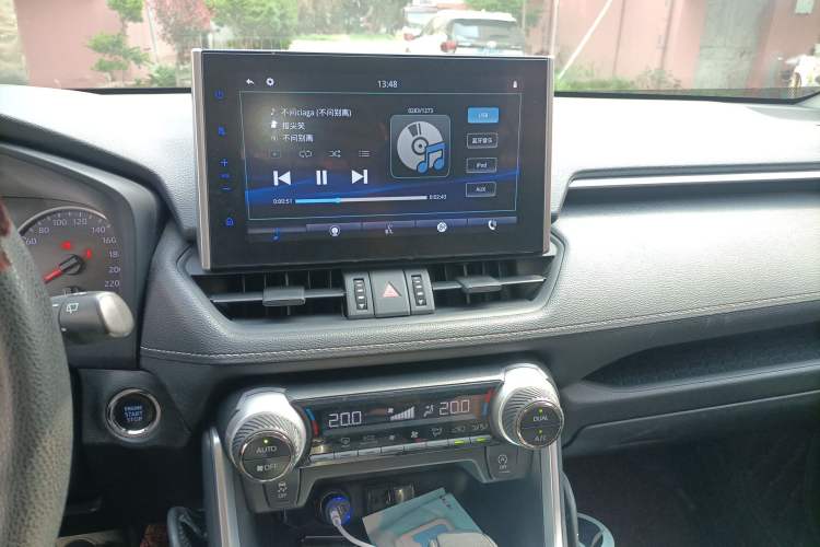 Used Toyota Wildlander 2020 2.0L CVT Two-Wheel Drive Luxury Edition Audio And AC Panel