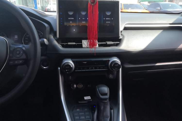 Used Toyota Wildlander 2020 2.0L CVT 4x4 Luxury Edition Audio And AC Panel