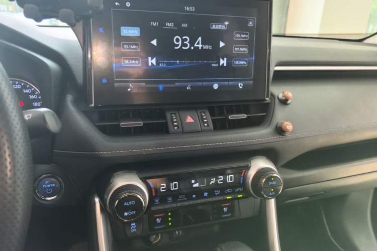 Used Toyota Wildlander 2020 Dual-Engine 2.5L E-CVT Two-Wheel Drive Prestige Edition Audio And AC Panel