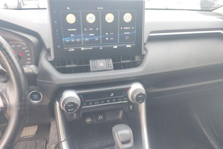 Used Toyota Wildlander 2020 2.0L CVT 4x4 Luxury Edition Audio And AC Panel