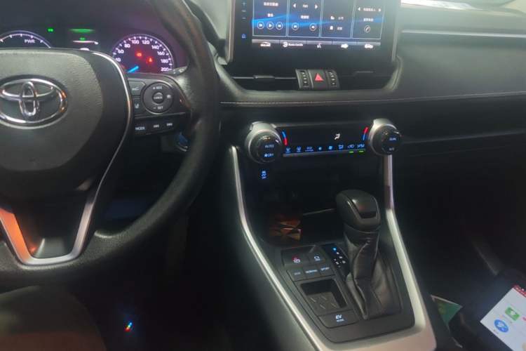 Used Toyota Wildlander 2020 Dual-Engine 2.5L E-CVT Two-Wheel Drive Luxury Edition Audio And AC Panel