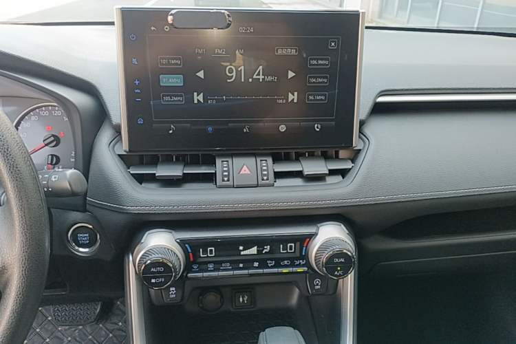 Used Toyota Wildlander 2020 2.0L CVT Two-Wheel Drive Luxury Edition Audio And AC Panel