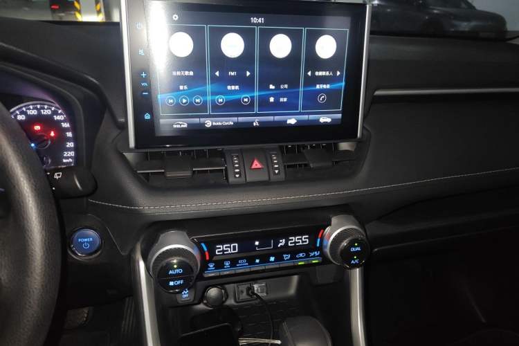Used Toyota Wildlander 2020 Dual-Engine 2.5L E-CVT Two-Wheel Drive Luxury Edition Audio And AC Panel