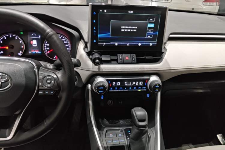 Used Toyota Wildlander 2020 2.0L CVT Two-Wheel Drive Luxury Edition Audio And AC Panel