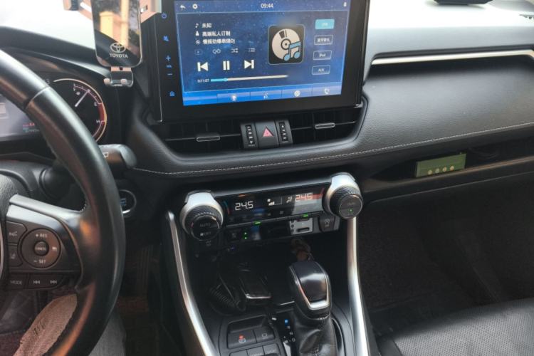 Used Toyota Wildlander 2020 2.0L CVT Four-Wheel Drive Premium Edition Audio And AC Panel