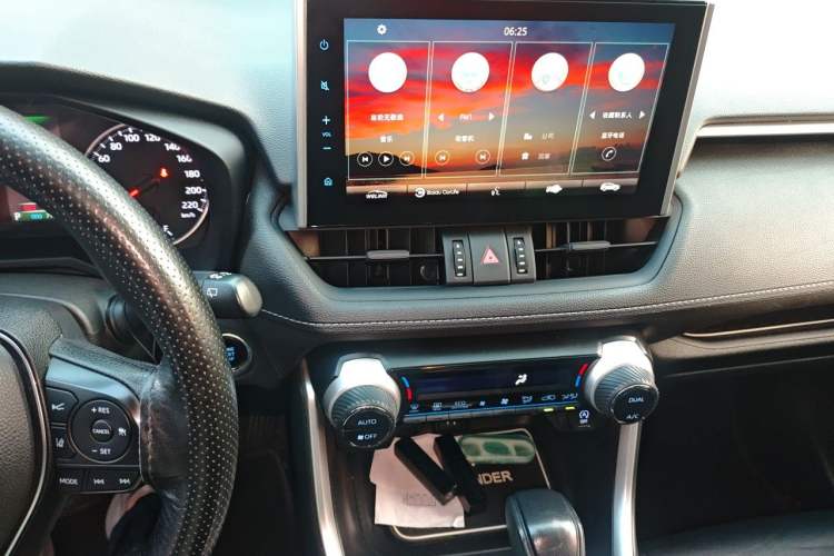 Used Toyota Wildlander 2020 2.0L CVT 4x4 Luxury Edition Audio And AC Panel