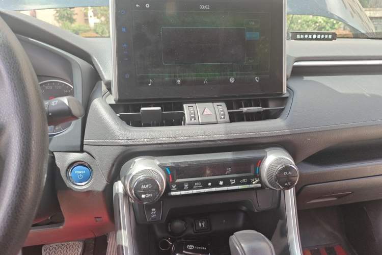 Used Toyota Wildlander 2020 Dual-Motor 2.5L E-CVT Four-Wheel Drive Luxury Edition Audio And AC Panel