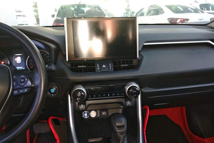 Used Toyota Wildlander 2020 2.0L CVT Two-Wheel Drive Luxury Edition Audio And AC Panel