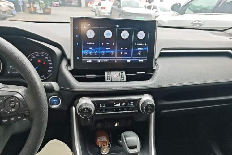 Used Toyota Wildlander 2020 Dual-Motor 2.5L E-CVT Four-Wheel Drive Luxury Edition Audio And AC Panel