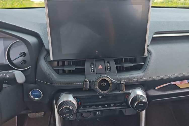 Used Toyota Wildlander 2020 Dual-Motor 2.5L E-CVT Four-Wheel Drive Luxury Edition Audio And AC Panel