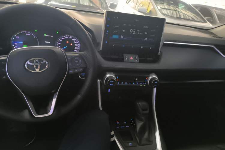 Used Toyota Wildlander 2020 Dual-Engine 2.5L E-CVT Two-Wheel Drive Luxury Edition Center Console