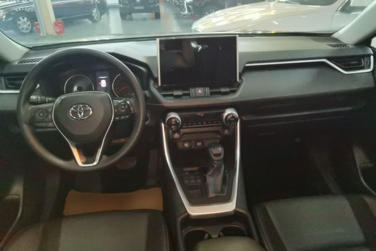 Used Toyota Wildlander 2020 2.0L CVT 4x4 Luxury Edition Center Console