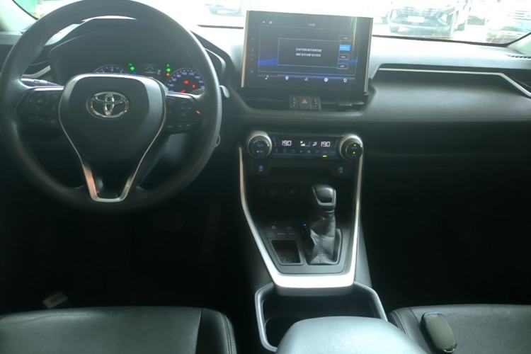 Used Toyota Wildlander 2020 2.0L CVT Two-Wheel Drive Luxury Edition Center Console