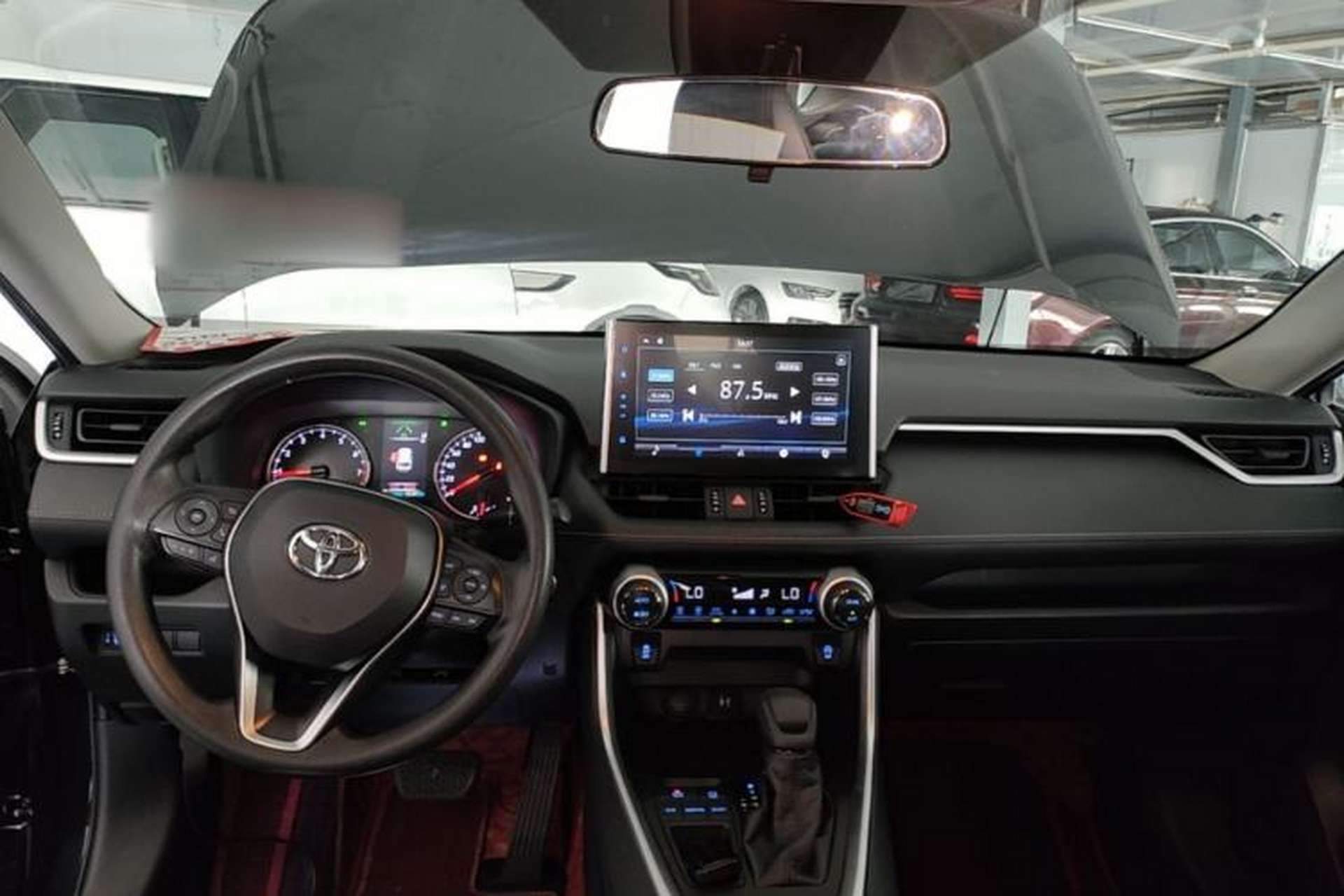 Used Toyota Wildlander 2020 2.0L CVT Two-Wheel Drive Luxury Edition Center Console