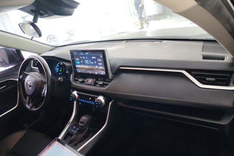 Used Toyota Wildlander 2020 Dual-Engine 2.5L E-CVT Two-Wheel Drive Luxury Edition Center Console