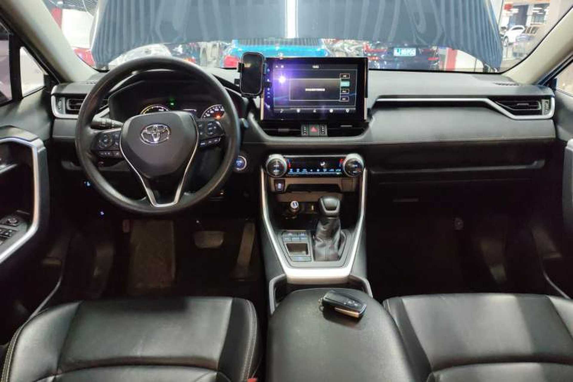 Used Toyota Wildlander 2020 Dual-Engine 2.5L E-CVT Two-Wheel Drive Luxury Edition Center Console