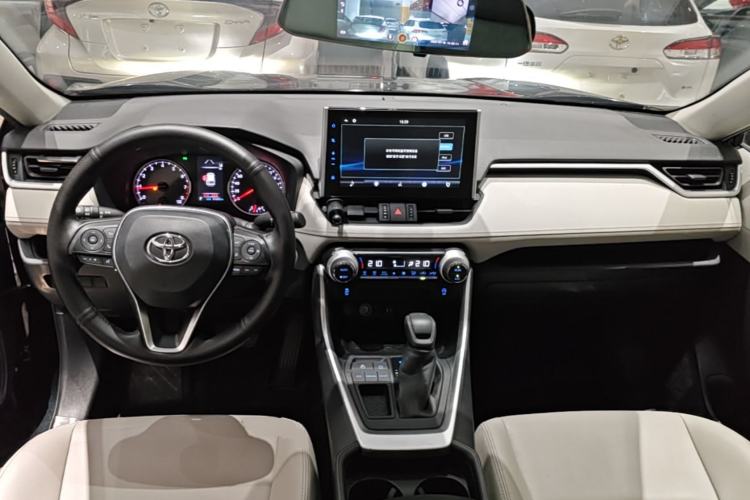Used Toyota Wildlander 2020 2.0L CVT Two-Wheel Drive Luxury Edition Center Console
