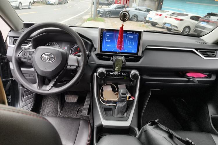 Used Toyota Wildlander 2020 2.0L CVT Two-Wheel Drive Leading Edition Center Console