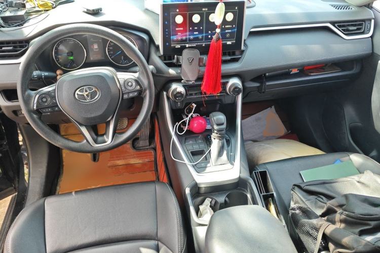 Used Toyota Wildlander 2020 Dual-Engine 2.5L E-CVT Two-Wheel Drive Luxury Edition Center Console