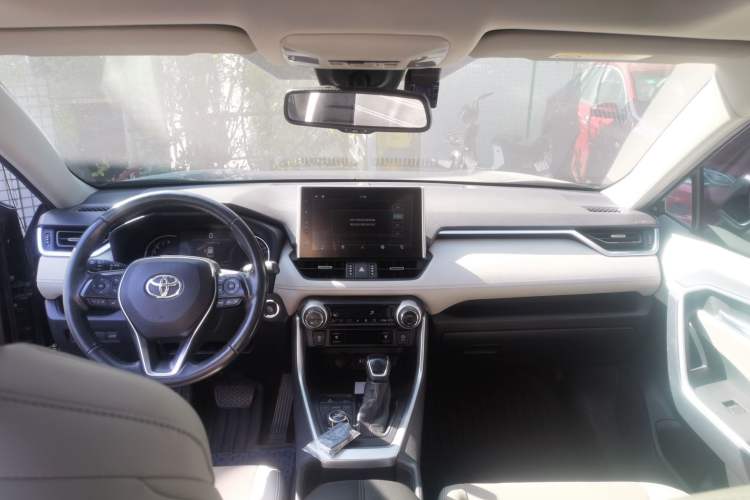 Used Toyota Wildlander 2020 2.0L CVT Four-Wheel Drive Premium Edition Center Console
