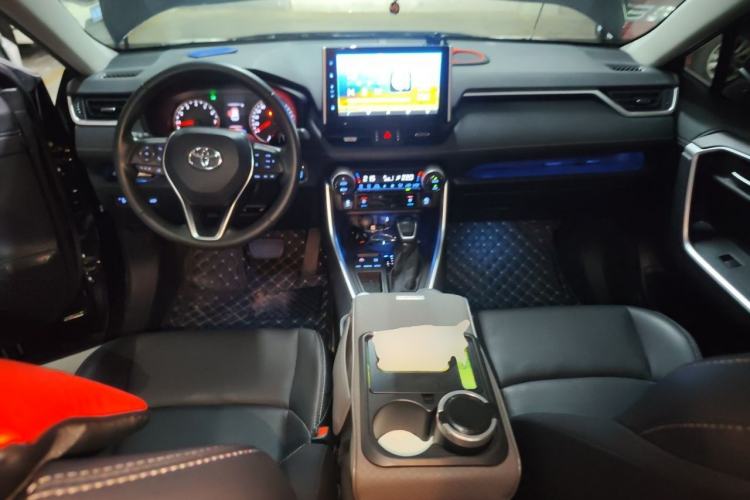 Used Toyota Wildlander 2020 2.0L CVT Two-Wheel Drive Prestige Edition Center Console