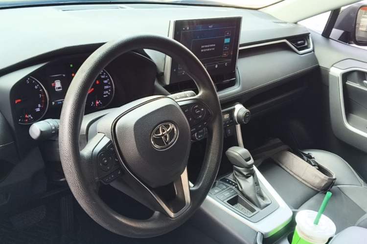 Used Toyota Wildlander 2020 2.0L CVT Two-Wheel Drive Luxury Edition Center Console