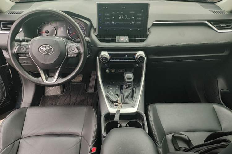 Used Toyota Wildlander 2020 2.0L CVT Two-Wheel Drive Luxury Edition Center Console