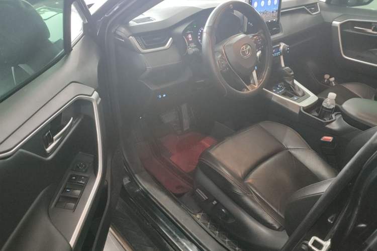 Used Toyota Wildlander 2020 Dual-Engine 2.5L E-CVT Two-Wheel Drive Luxury Edition Driver Seat
