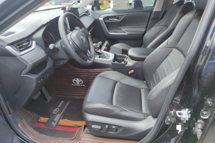 Used Toyota Wildlander 2020 2.0L CVT Two-Wheel Drive Luxury Edition Driver Seat