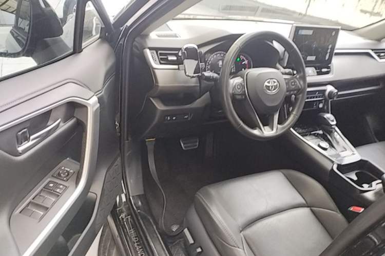 Used Toyota Wildlander 2020 2.0L CVT Four-Wheel Drive Premium Edition Driver Seat