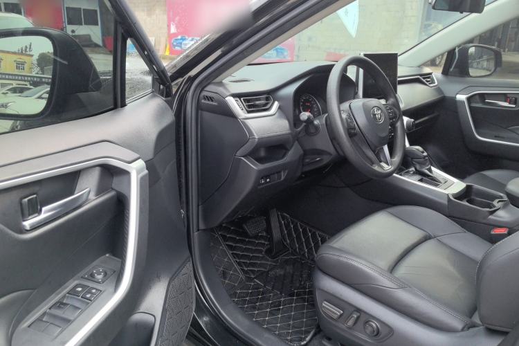 Used Toyota Wildlander 2020 2.0L CVT Two-Wheel Drive Luxury Edition Driver Seat