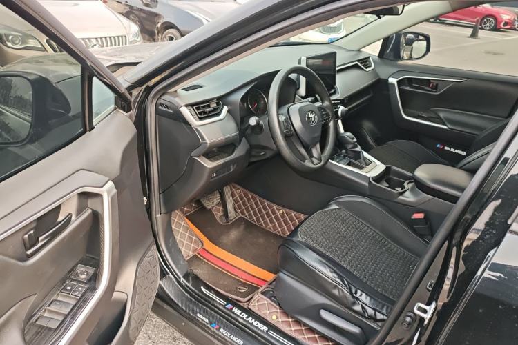 Used Toyota Wildlander 2020 2.0L CVT Two-Wheel Drive Leading Edition Driver Seat